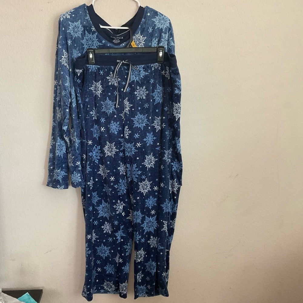 2Piece Nautica women’s pajama set - Picture 4 of 5
